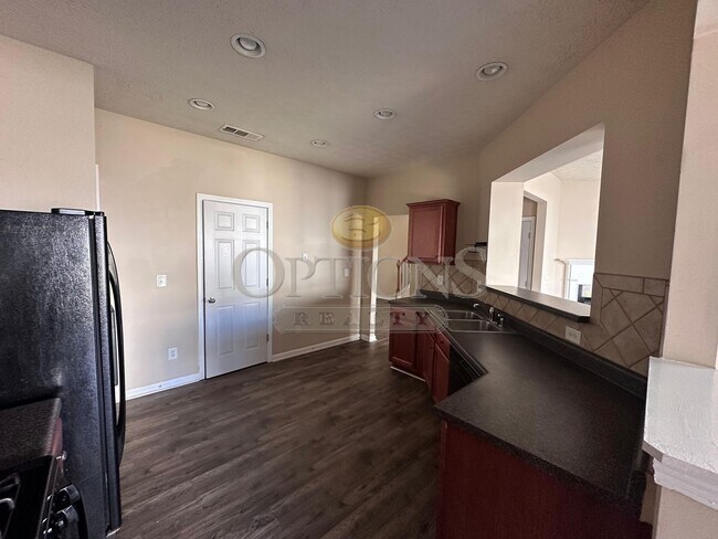 Building Photo - 827 Forsythia Way