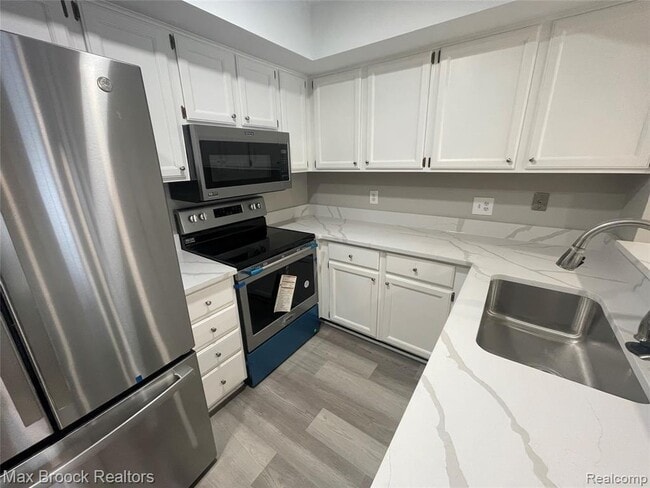 Building Photo - 6600 Bellows Ct
