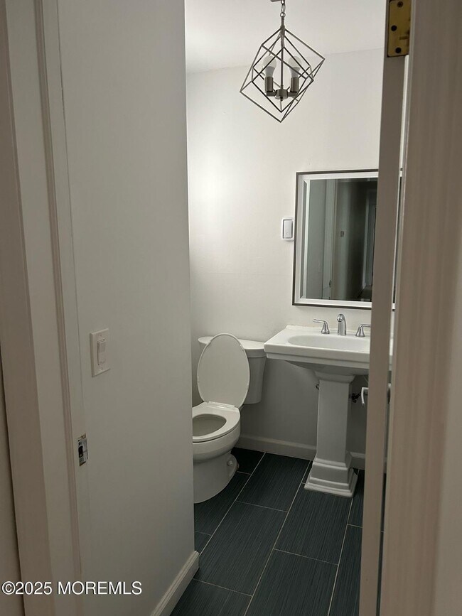 Building Photo - 17 Palmer Ave