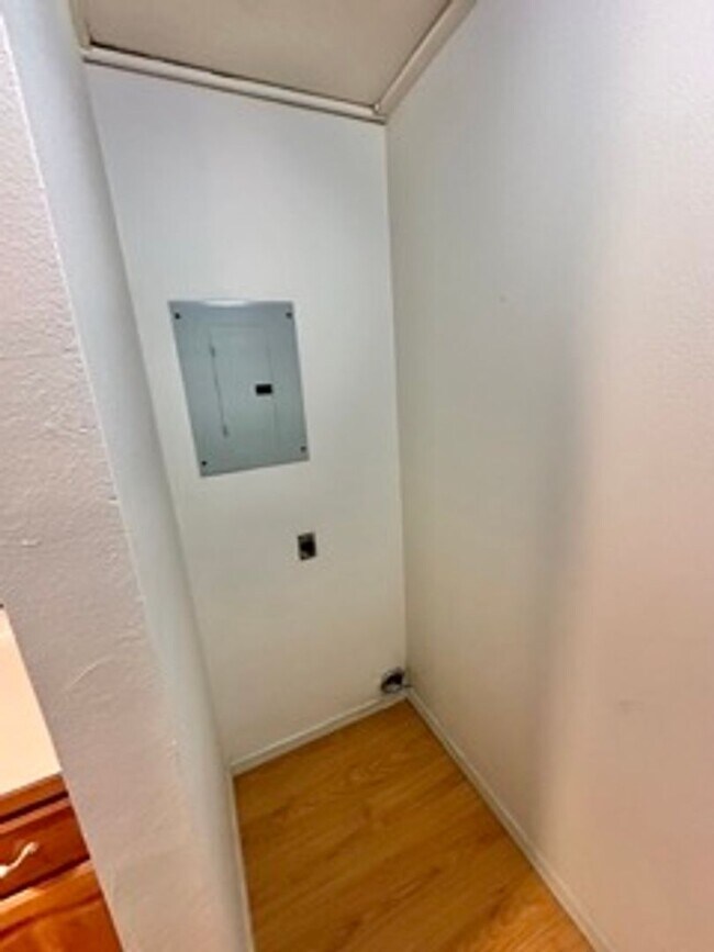 Building Photo - 1-Bed/ 1-Bath unit in Beautiful Loma Linda gated Subdivision Deposit-$825/Rent-$825