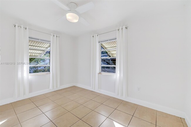 Building Photo - 13590 NW 5th Ave