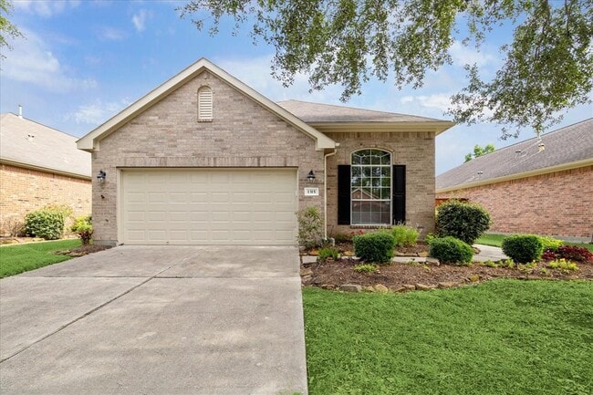 Building Photo - 1315 Varese Dr