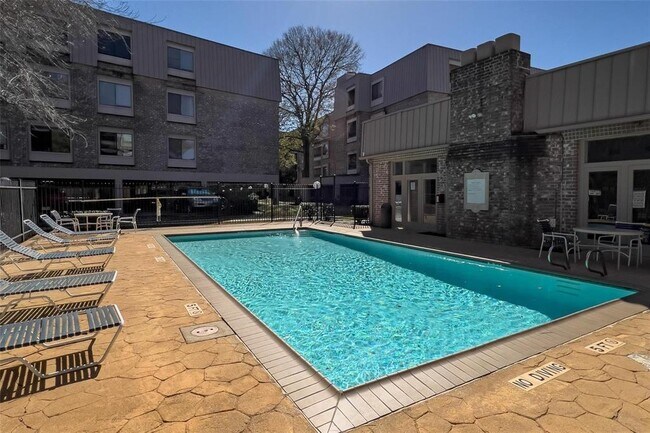 Building Photo - 2209 S Braeswood Blvd