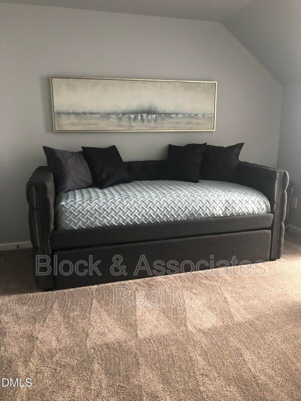 Building Photo - 603 Knightsborough Way