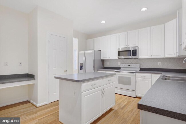 Building Photo - 507 Cross Creek Ct