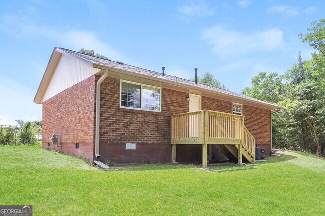 Building Photo - 8904 Channing Dr