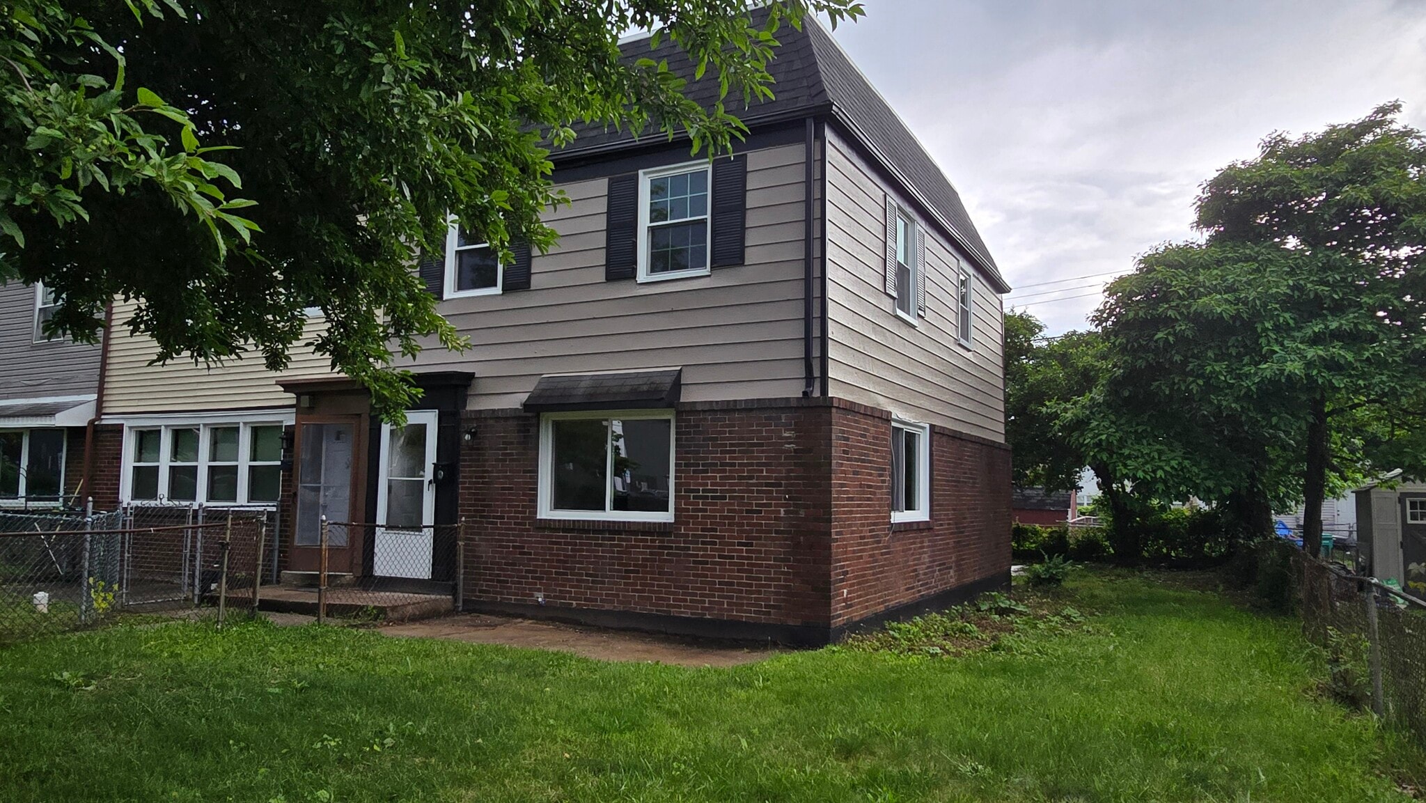 Building Photo - 2423 Bloomsdale Rd