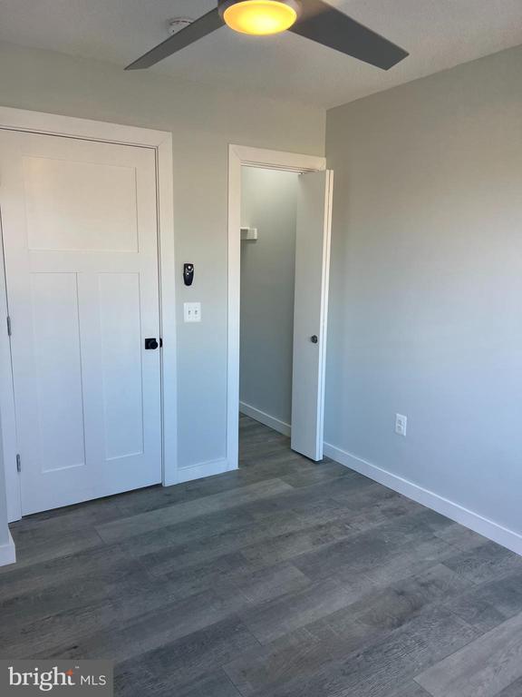Building Photo - 2214 Deerfern Crescent