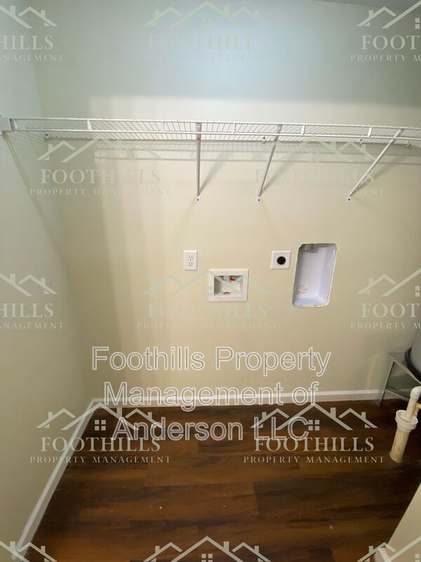 Building Photo - 108 Townsley Ct