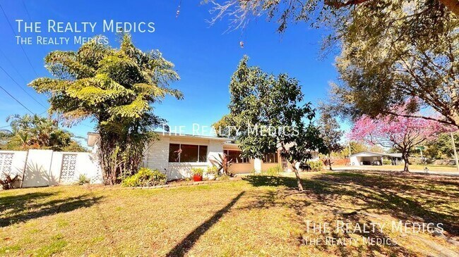 Building Photo - 1516 Dove Dr