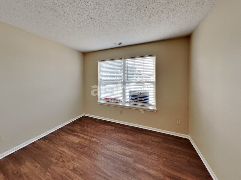 Building Photo - 7703 Vincent Ct