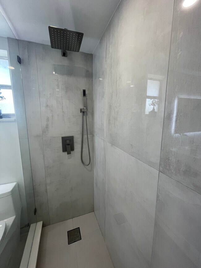Waterfall shower. - 7505 SW 82nd St
