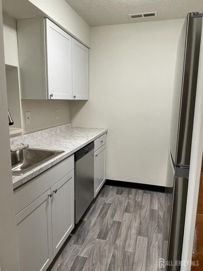 Building Photo - 1216 Ravens Crest Dr
