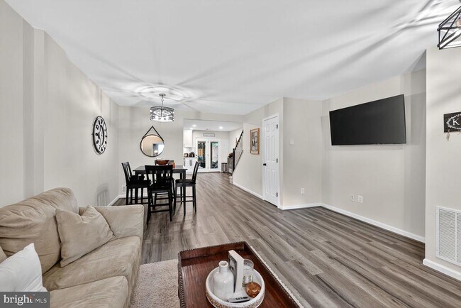 Primary Photo - 13486 Grouserun Ln