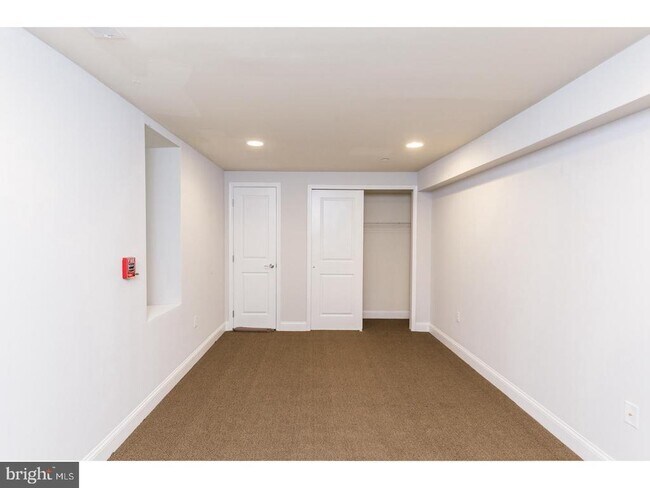 Building Photo - 931 N 19th St