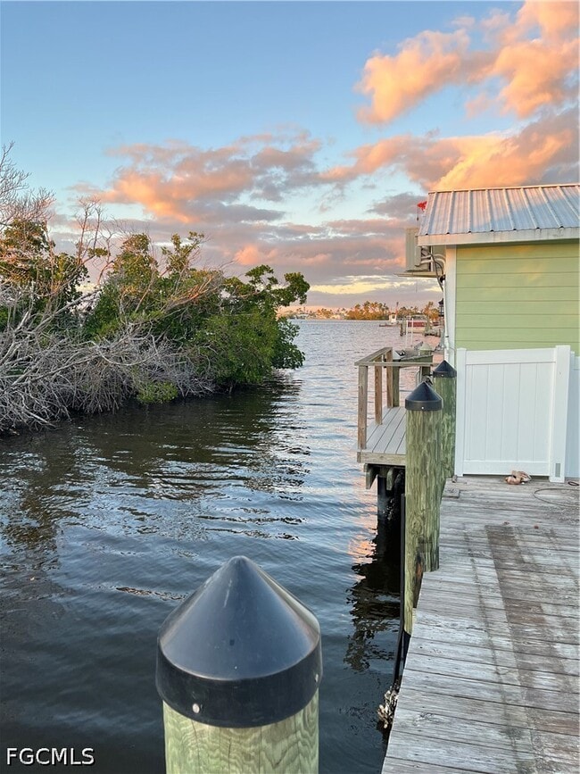 Building Photo - 4874 Pine Island Rd