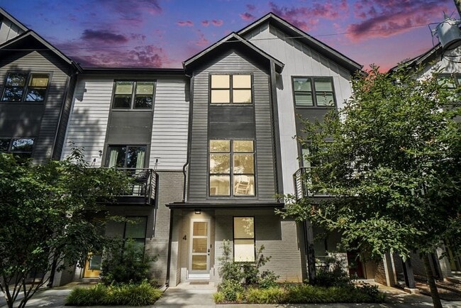 Building Photo - 1350 May Ave SE