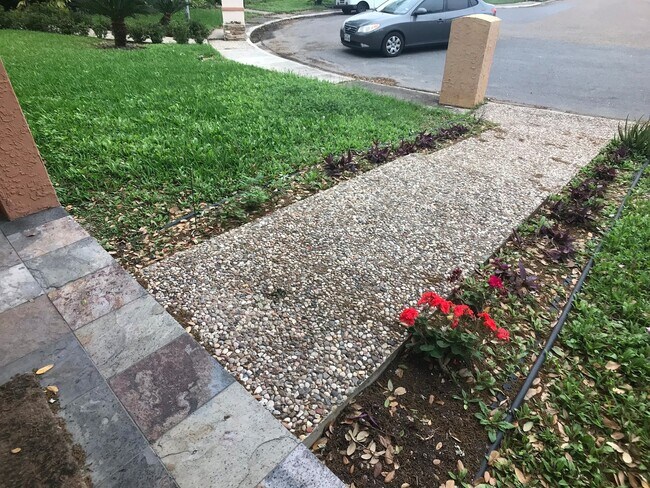 Building Photo - 3Bed/2Bath In Cimarron now Available!