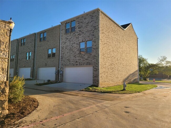 Building Photo - 124 Settlers Wy