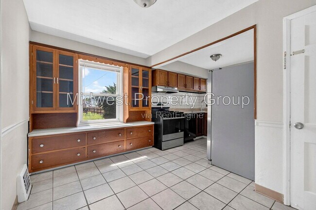 Building Photo - 5344 Colton Dr