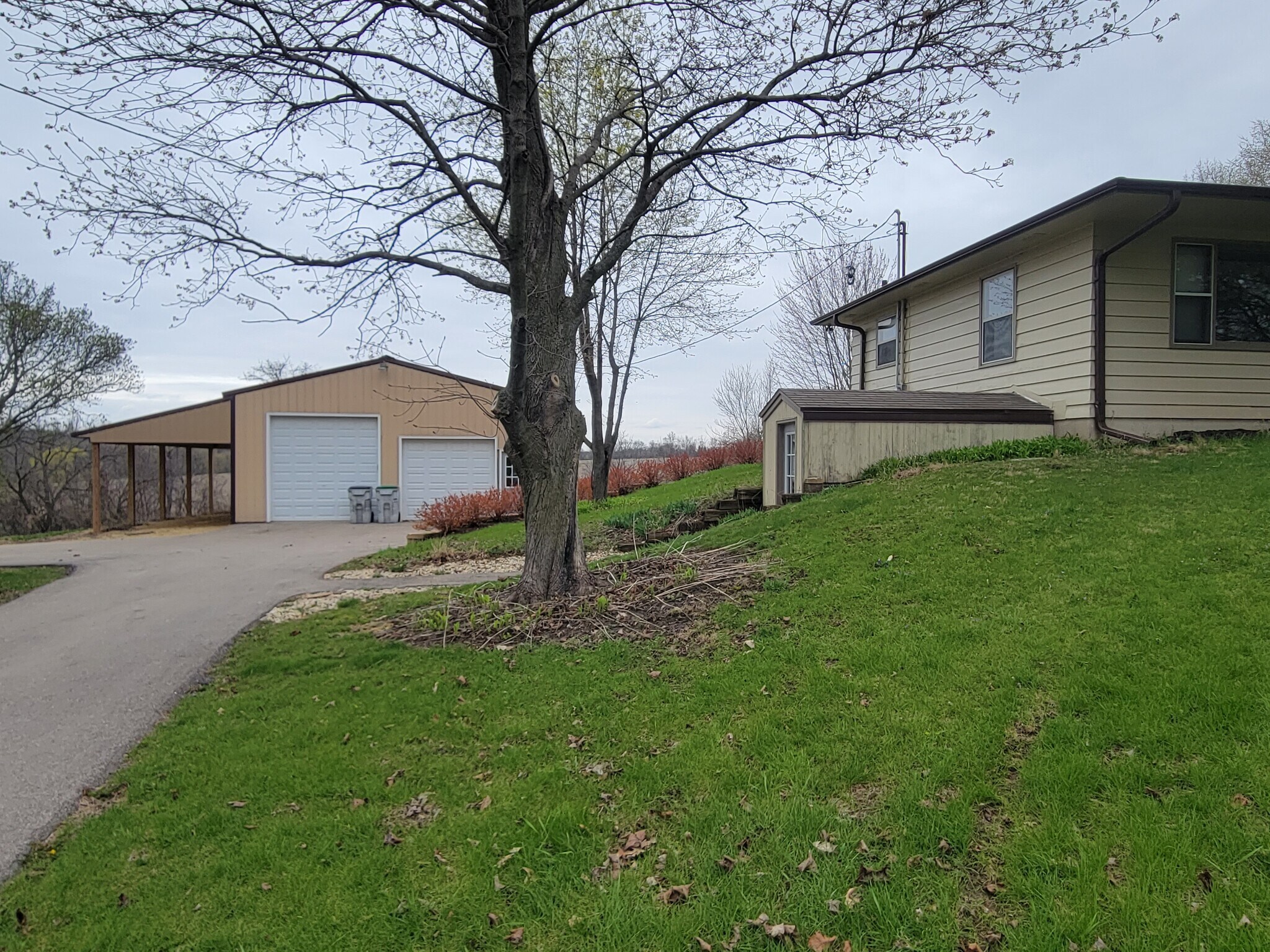 Building Photo - 5727 E Freedom Ln