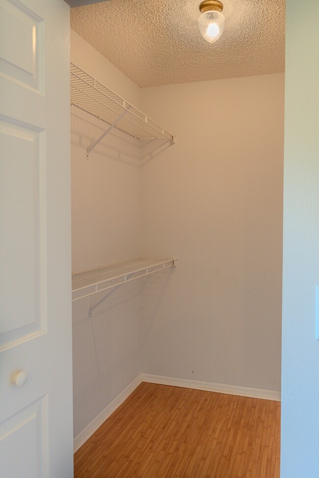 Building Photo - 1011 Shayler Ave