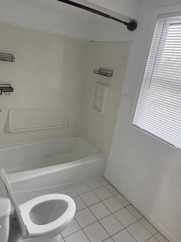 Building Photo - 13677 Cedar Rd