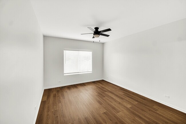 Building Photo - 2325 Summerlin Dr