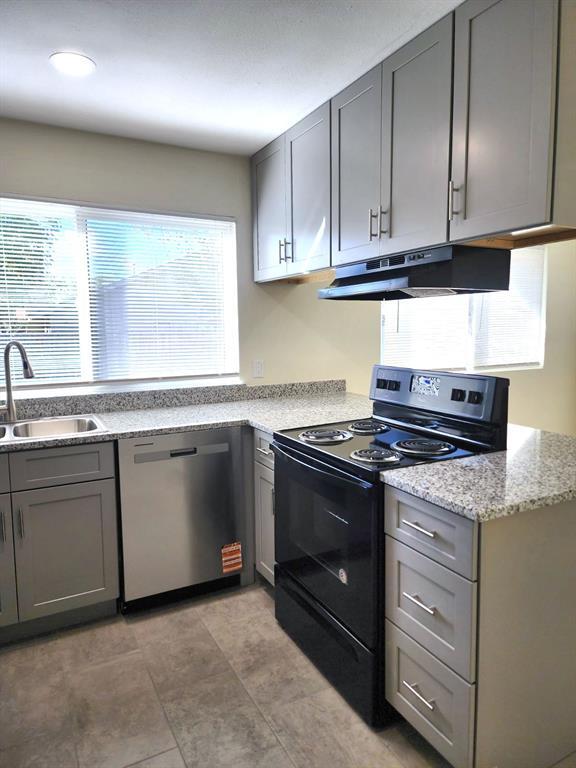 Building Photo - 12804 Copper Cliff Ave