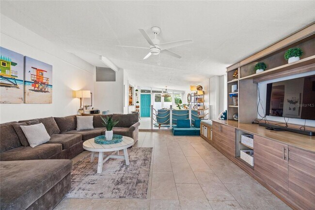 Building Photo - 2/2 luxury pool home in Sarasota, unfurnished annual rental