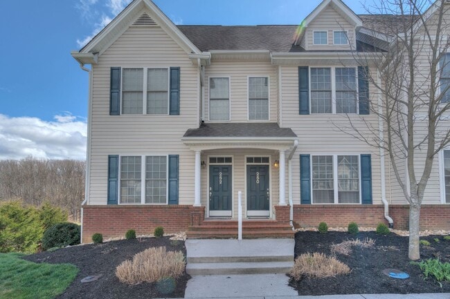 Building Photo - 250 Sheliah Ct