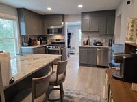 Building Photo - 1081 Main St