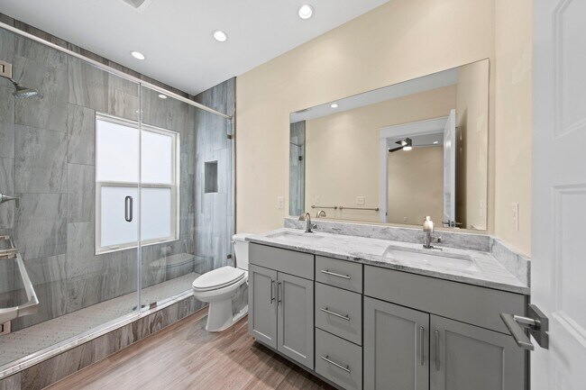 Building Photo - 340 Bluefish Dr