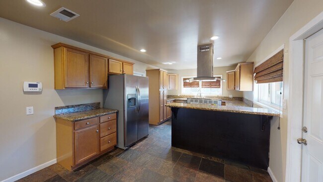 Building Photo - 5705 Mary Ln Dr