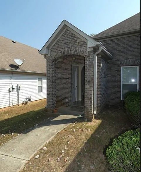 Front1 - 5254 Cottage Ln