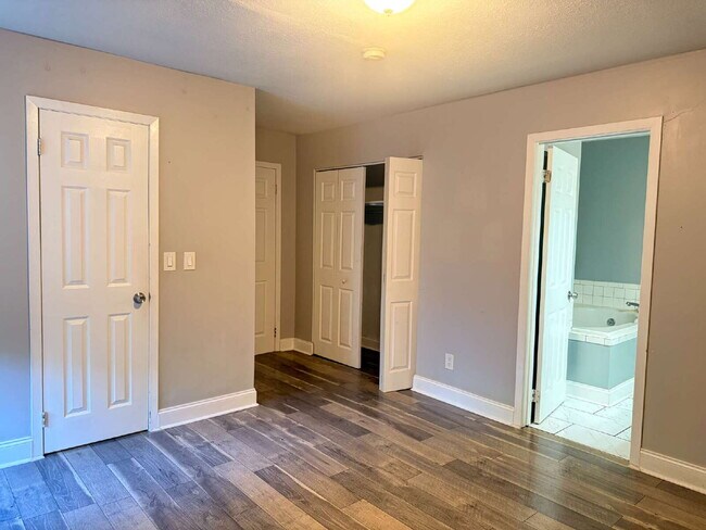 Building Photo - Spacious 1-Bedroom Apartment in West Knoxv...