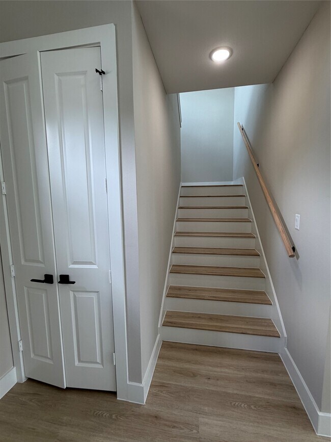 Building Photo - 2619 Piemonte Ave