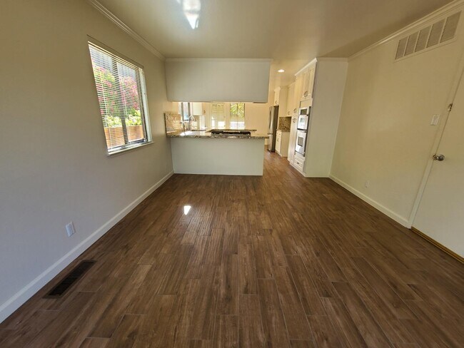 Building Photo - 717 Melissa Ct