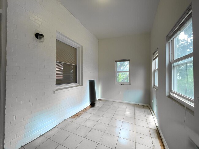 Building Photo - 4023 9th St NE