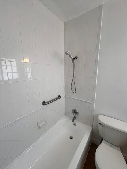 Building Photo - 45 Antilla Ave