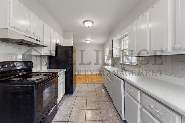 Building Photo - 1515 E Jump St
