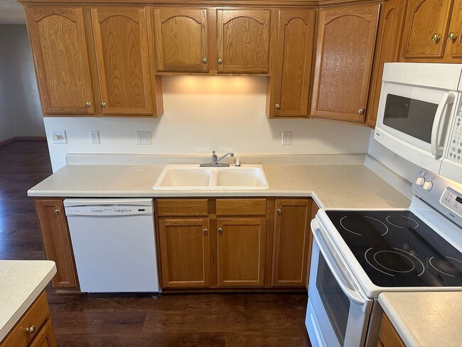 Building Photo - 122 Comfort Way