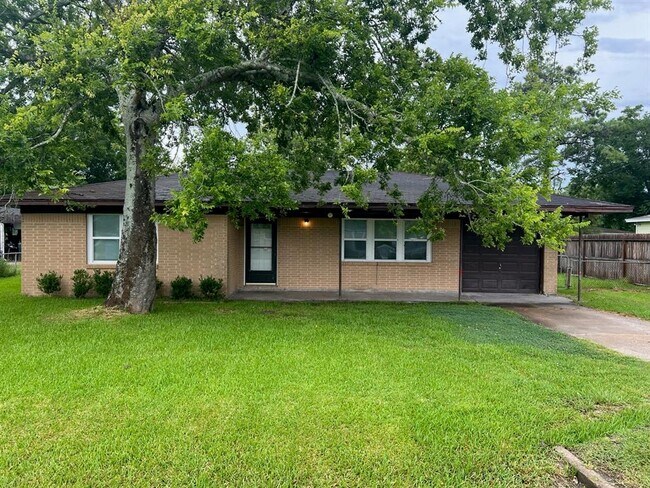 Primary Photo - 7412 McArthur St