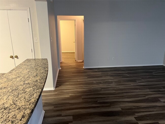 Building Photo - 1907 Cold River Dr