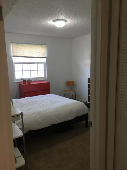 Building Photo - 3250 O'Neal Cir