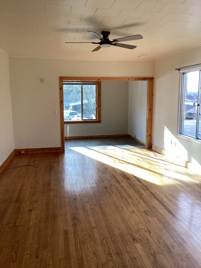 Building Photo - 442 NE 1st St