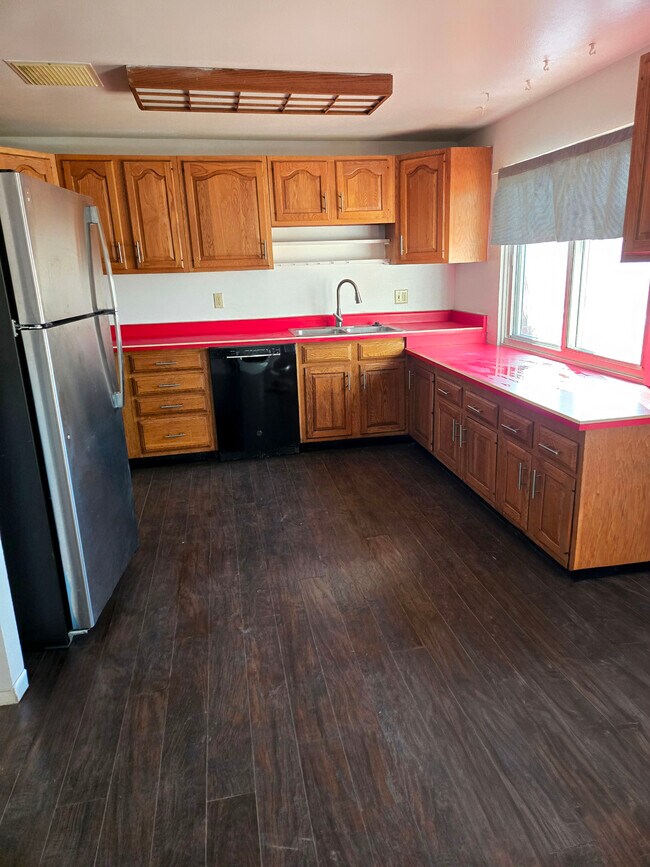 Building Photo - Fitz