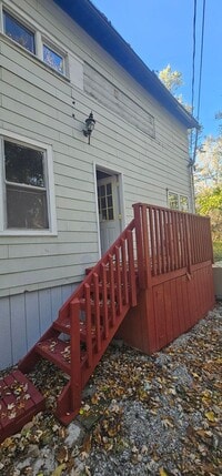 Building Photo - 882 Locust Dr