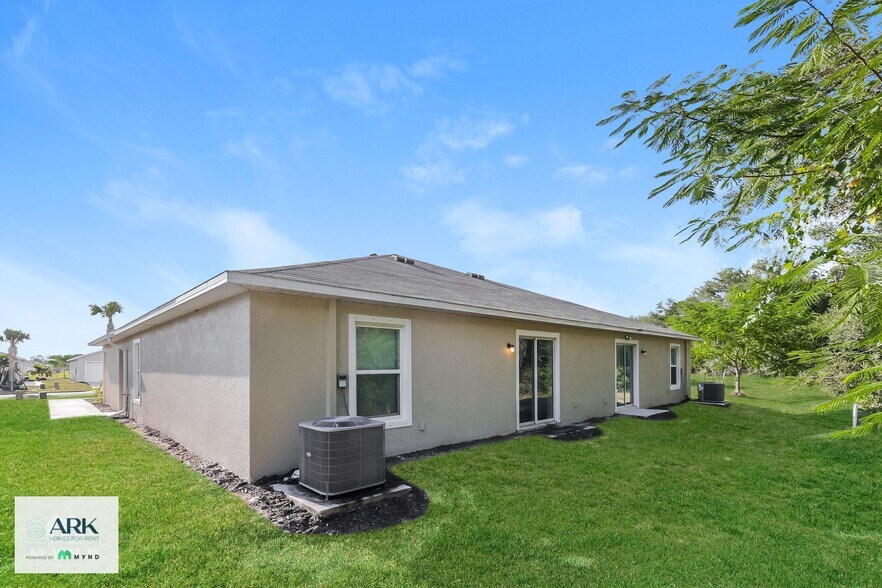 Building Photo - 9011 Aegean Cir