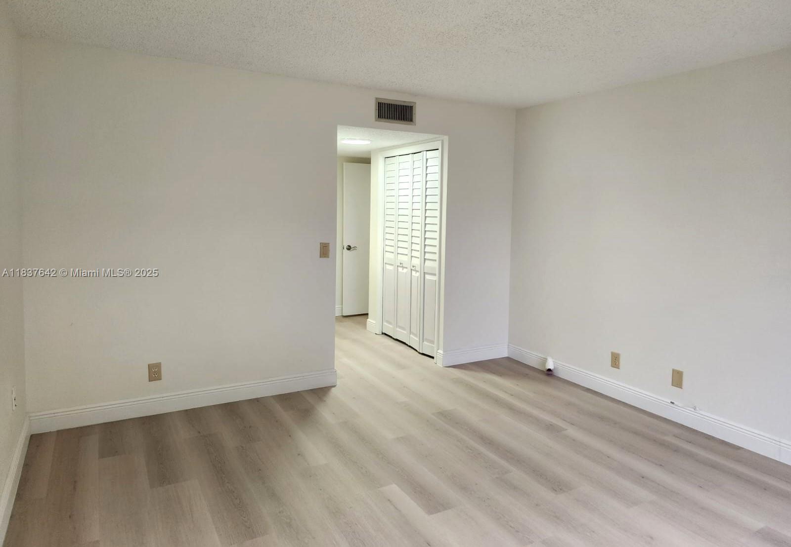Building Photo - 16491 Blatt Blvd
